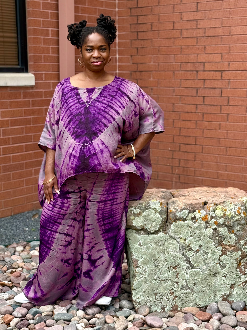 Hand-Dyed Adire Boubou Set – African Silk Tie-Dye Kaftan & Wide-Leg Pants